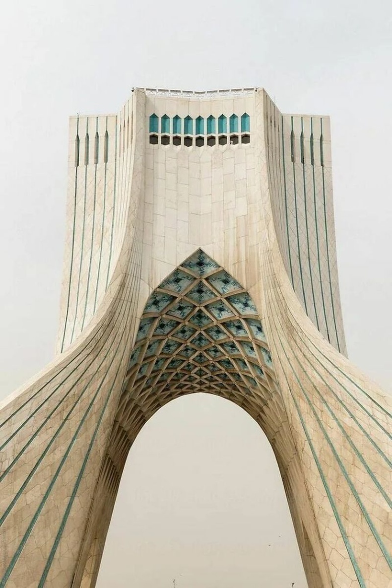 Азадийн цамхаг - Иран
