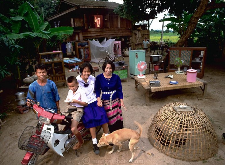 Тайланд улсад амьдардаг Куенкаевын гэр бүл
