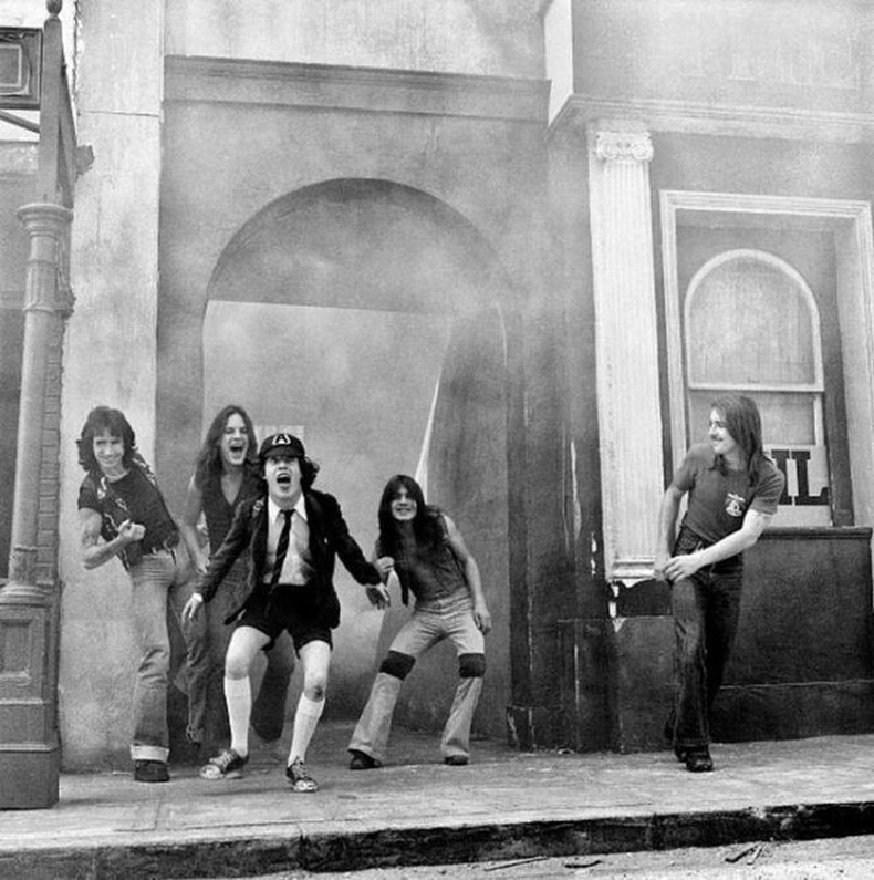 AC / DC, Лондон, 1976 он.