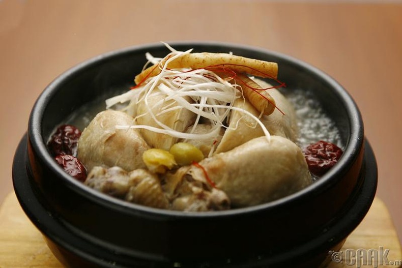 Өмнөд Солонгос- Самгетан (Samgyetang)