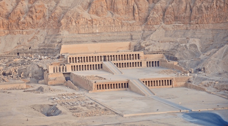 Дейр-эль-Бахри дахь Хатшепсут фараоны сүм