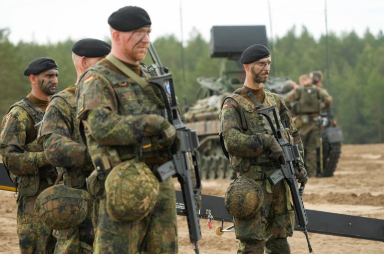 НАТО шуурхай хариу арга хэмжээ авах хүчний цэргийн тоог 40,000-аас 300,000-д хүргэнэ