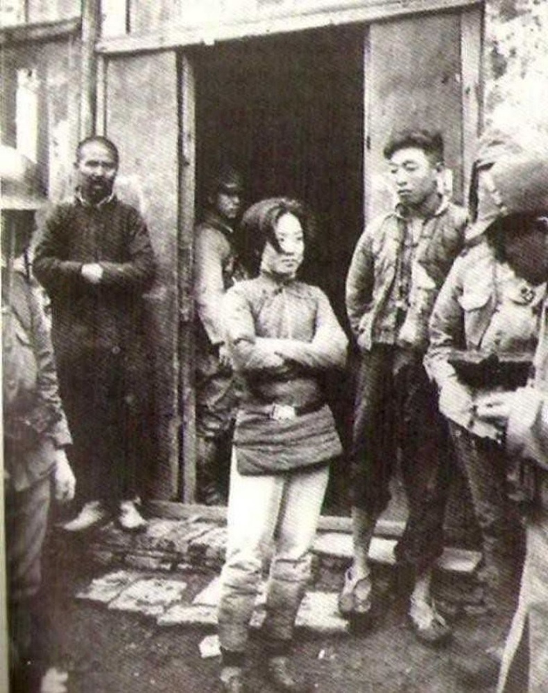Японка перед мужем. Китайская партизанка Чэн.