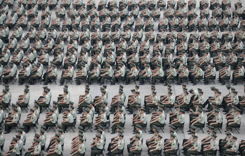 1000 гаруй цагдаа нар Жиангсу мужийн Нанжин хотод болж буй бэлтгэл сургуулилтанд оролцож байна