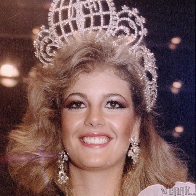 "Miss Universe-1981"-ын ялагч: Венесуэлийн гоо бүсгүй Ирен Саез, 19 настай, 178 см өндөр.