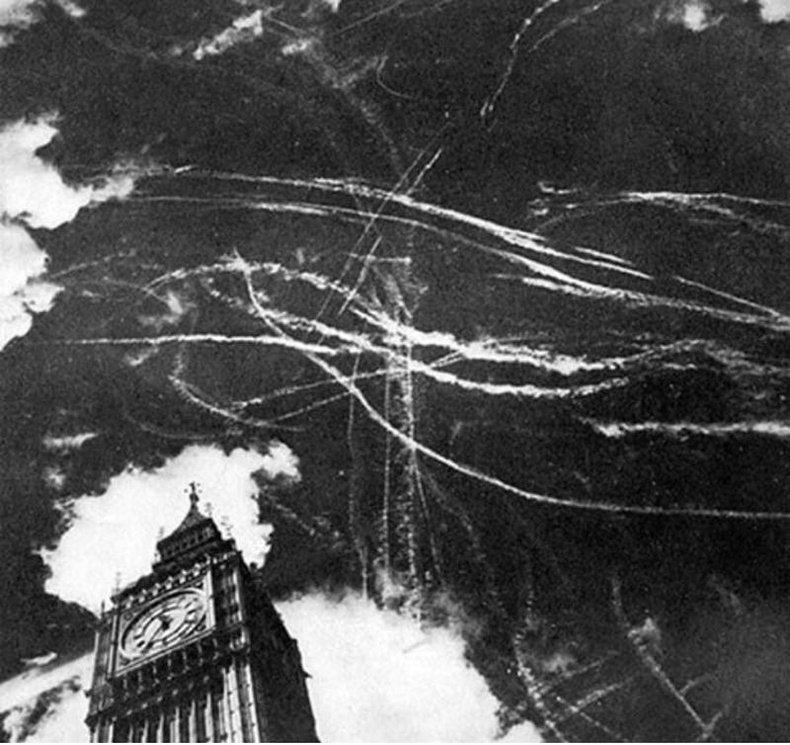 Агаарын тулааны дараах Лондонгийн тэнгэр - 1940