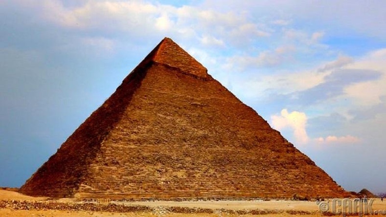 Пирамидыг хэн барьсан бэ?