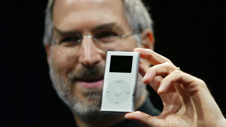 "Apple" компани iPod-ыг худалдаанд гаргаснаас хойш 20 жилийн дараа үйлдвэрлэлээс хаслаа