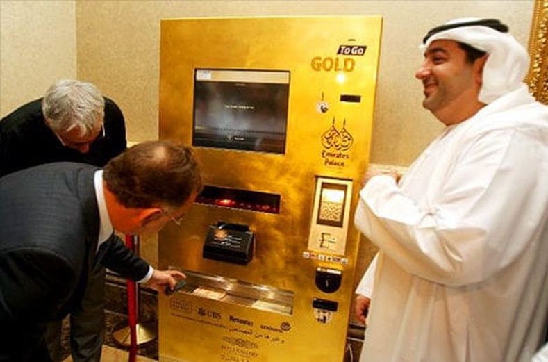 Алтан гулдмай гардаг ATM Дубайд бий