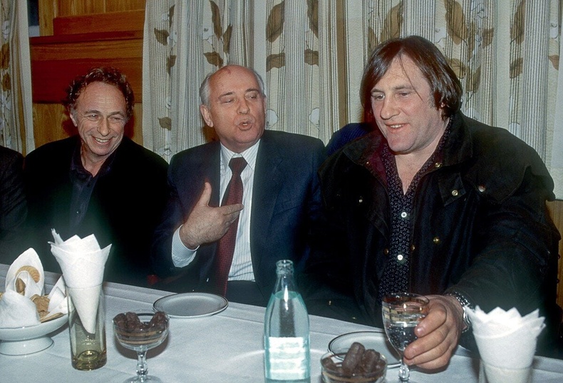 Жүжигчин Пьер Ришар, Жерар Депардье нар Михайл Горбачевтэй уулзсан нь, 1993