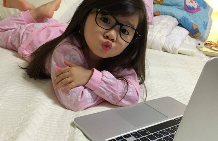 5 настай охин интернэтэд од болж байна
