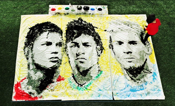 Роналдо, Неймар, Месси нарын хөргийг бөмбөгөөр зурсан нь