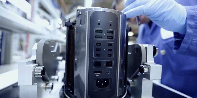 Apple-ийнхан “Mac Pro”-г бүтээж байгаа бичлэг