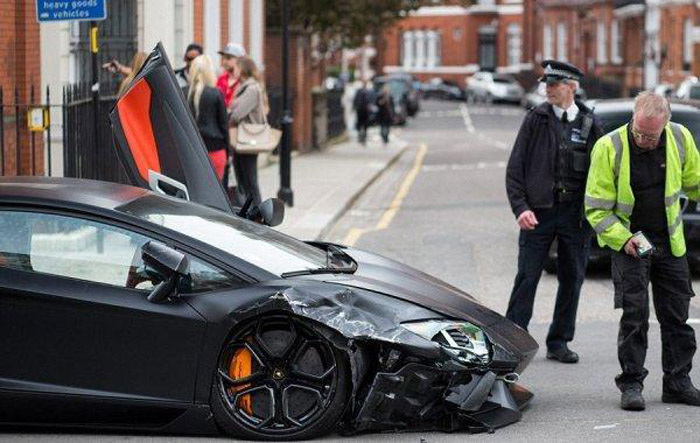 “Lamborghini Aventador” –г будаа болгожээ